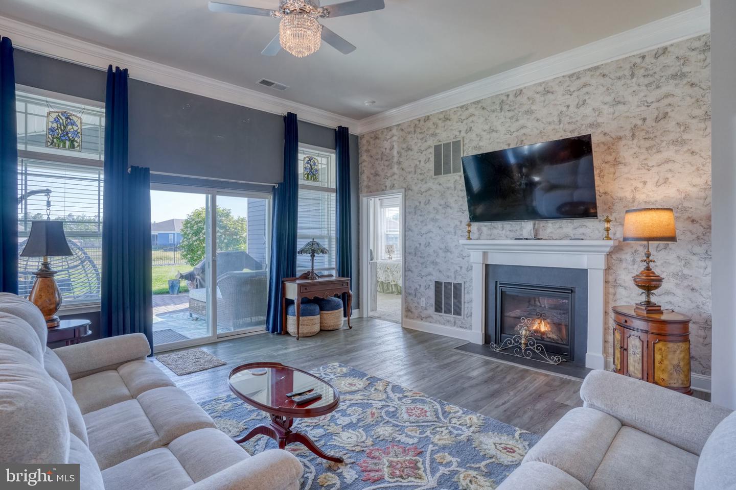 listing image