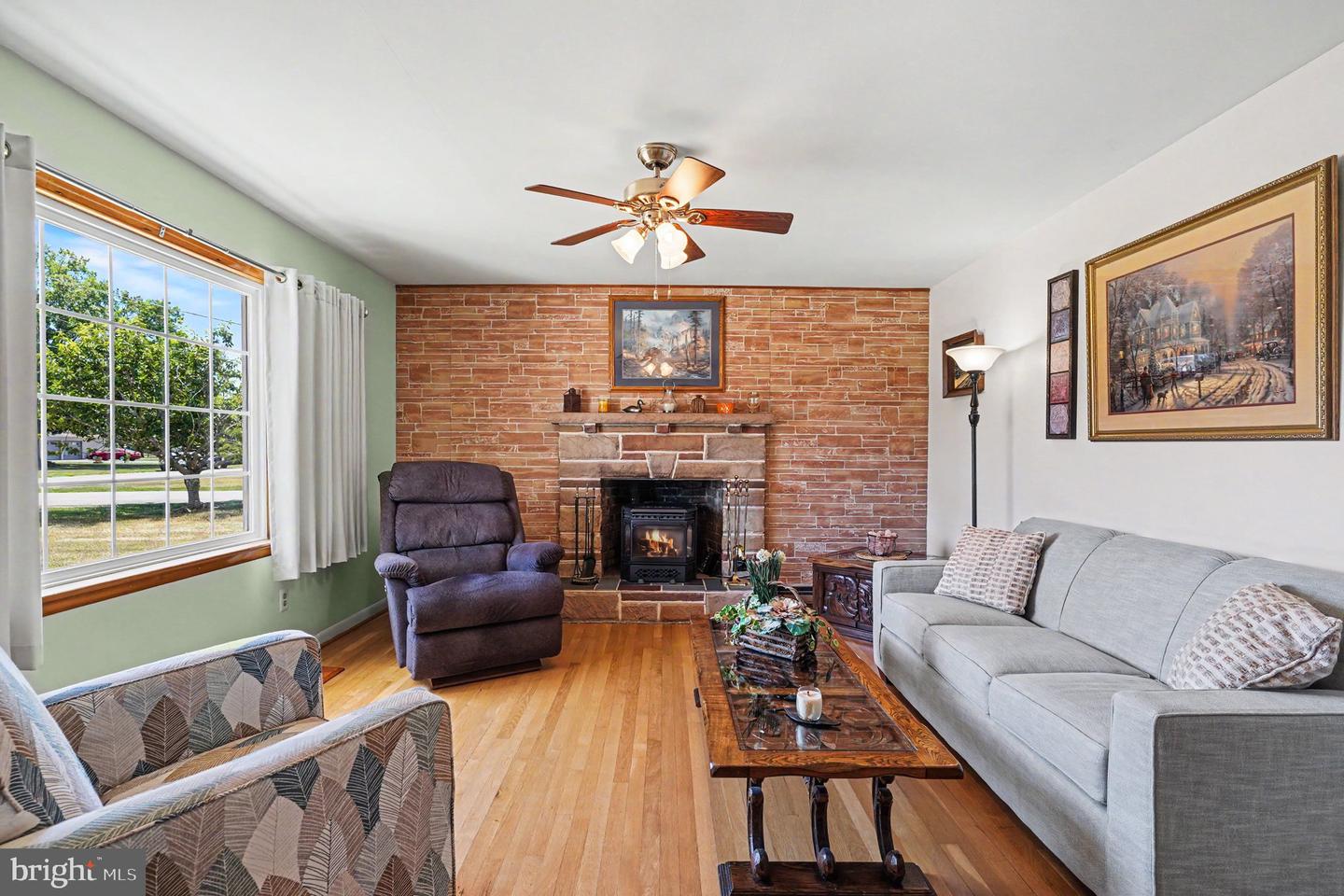 listing image