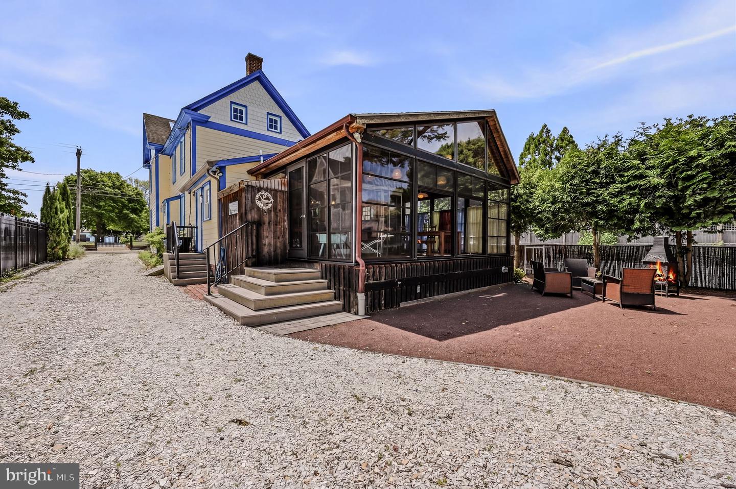 listing image
