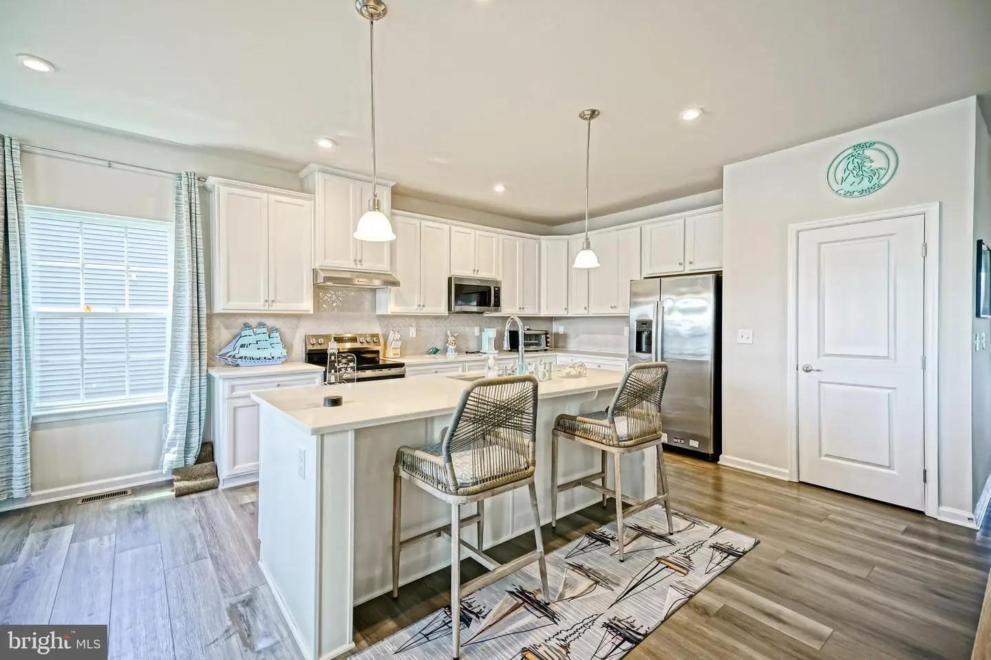 listing image