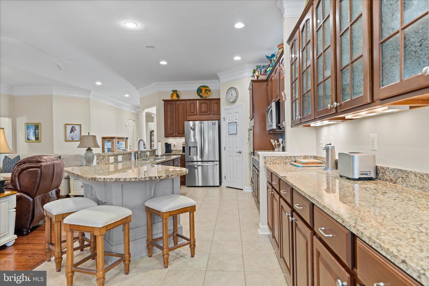 listing image
