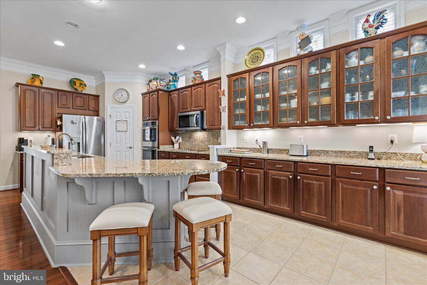 listing image