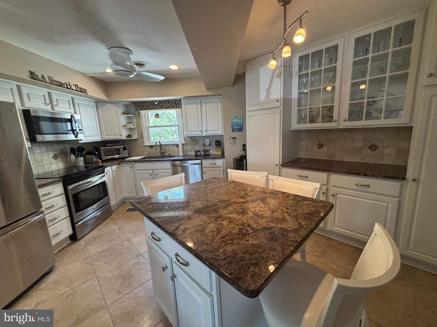 listing image