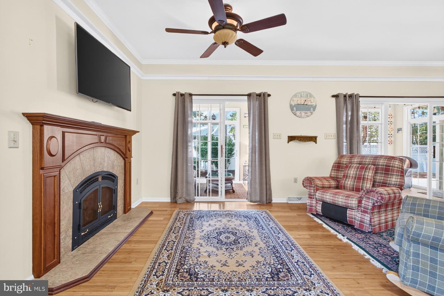 listing image