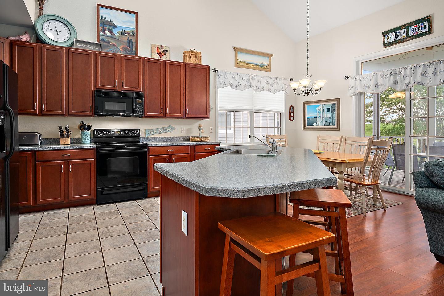 listing image