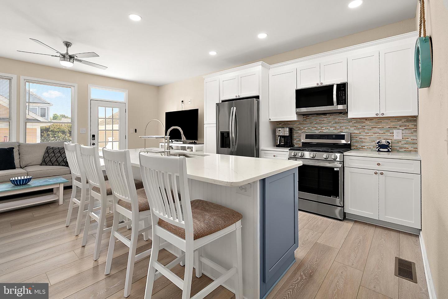 listing image