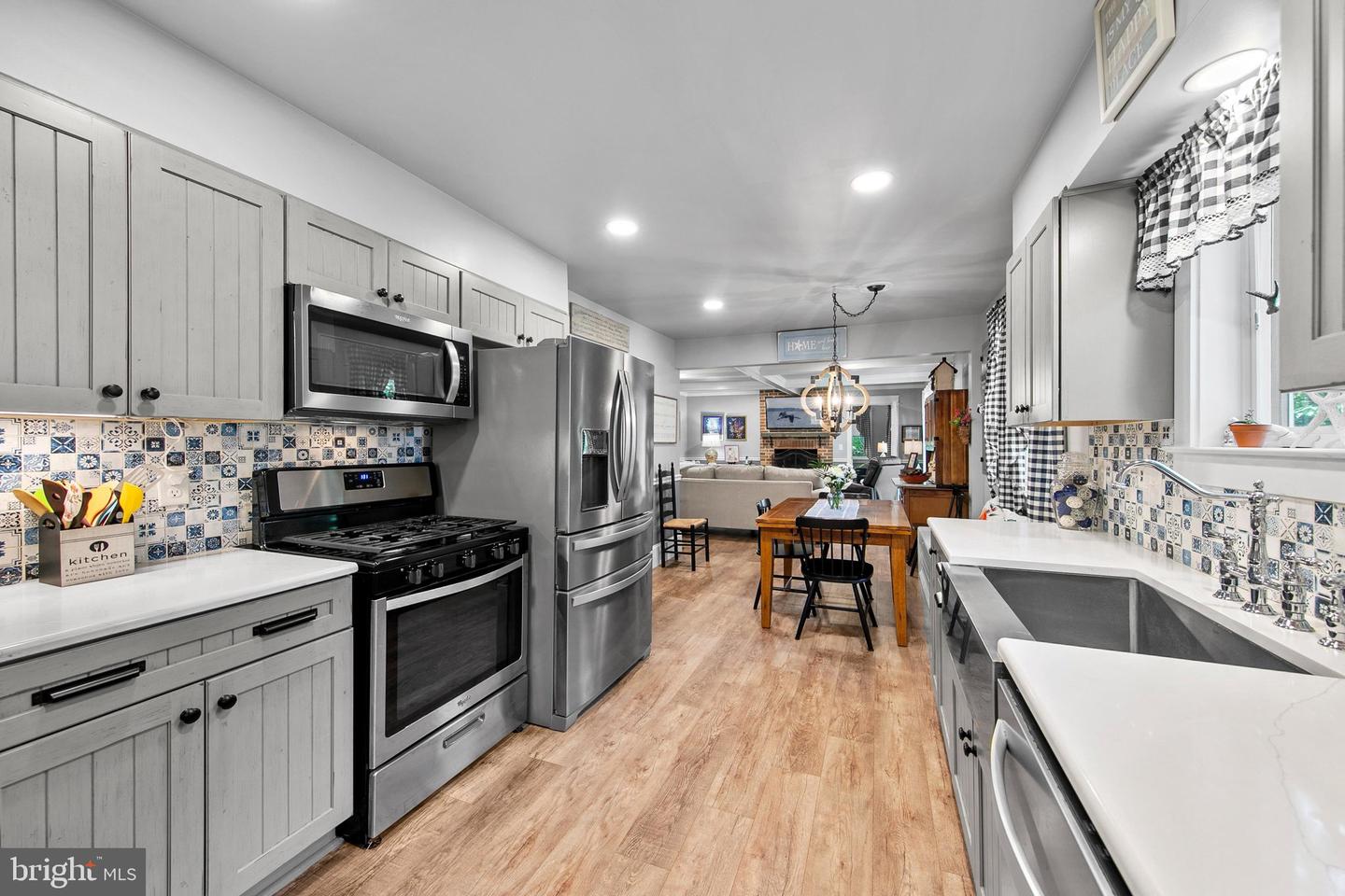 listing image