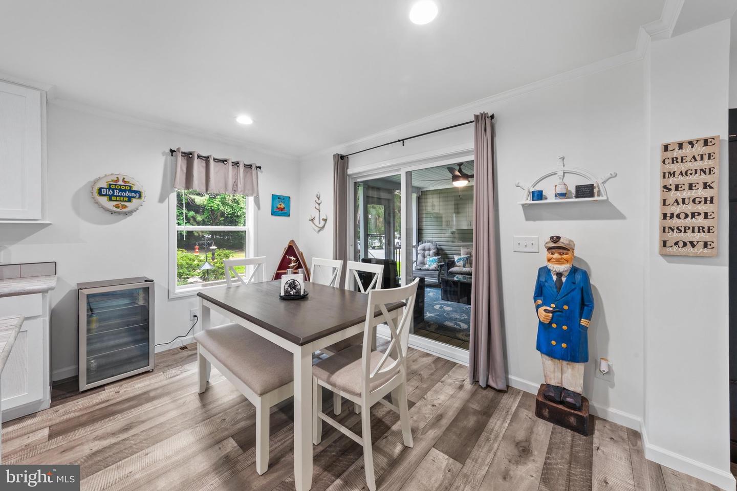 listing image