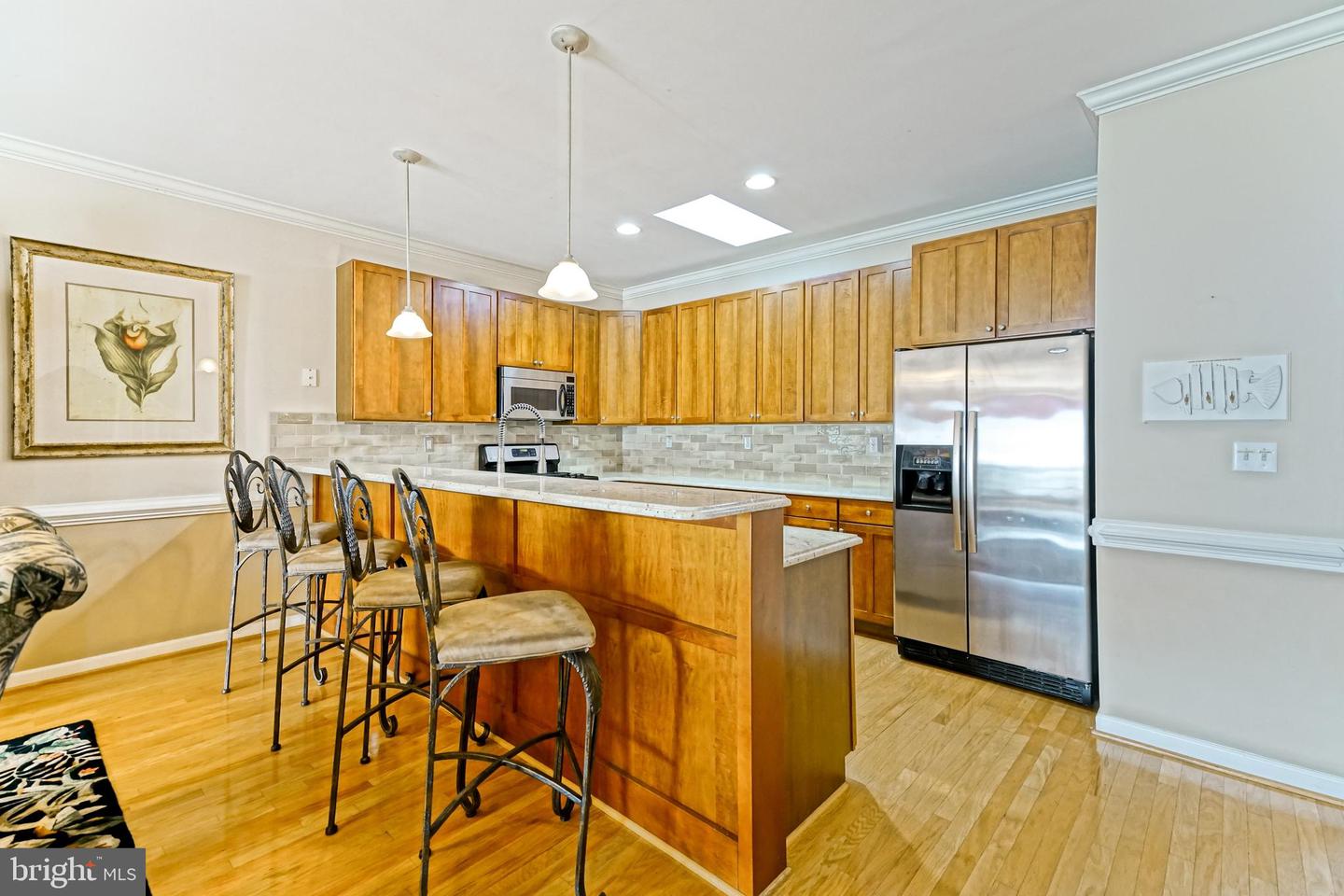 listing image