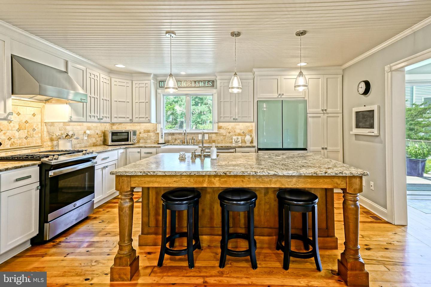 listing image