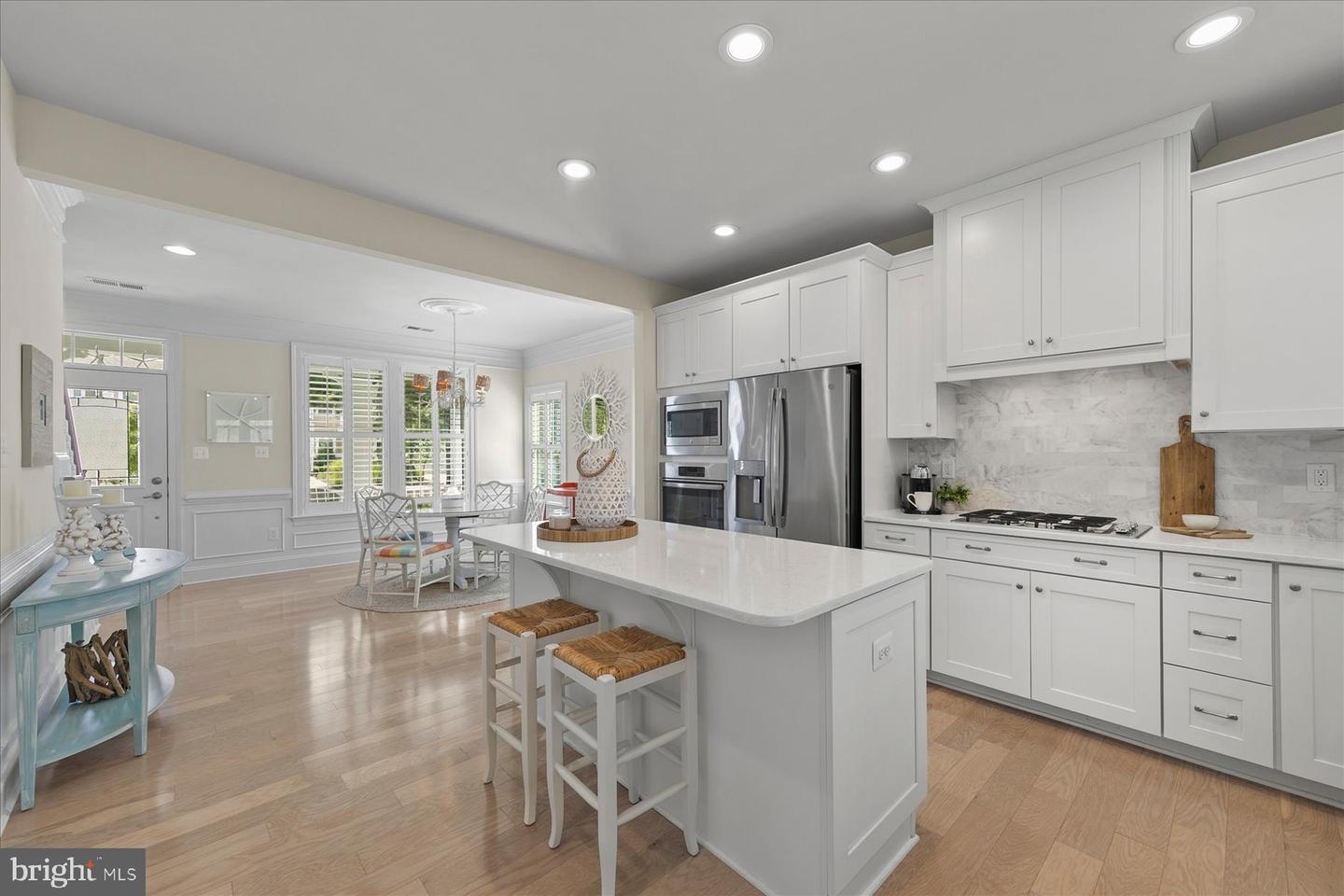 listing image