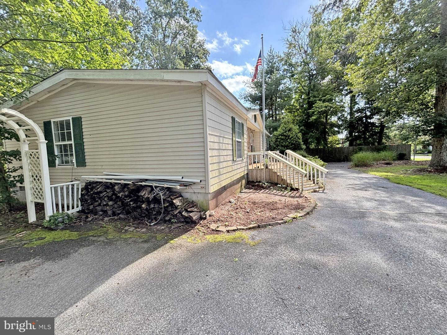 listing image
