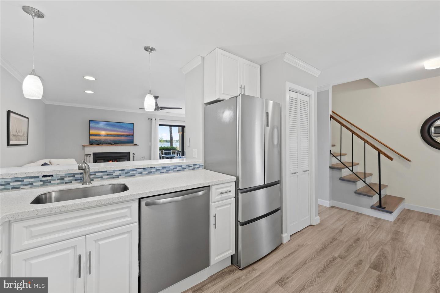 listing image