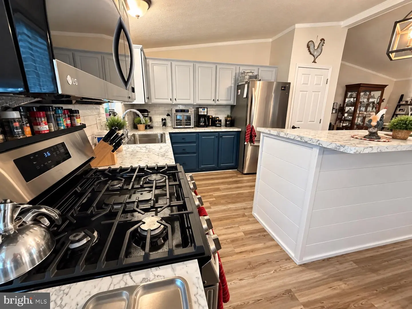 listing image