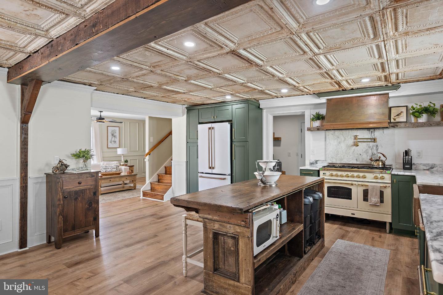 listing image