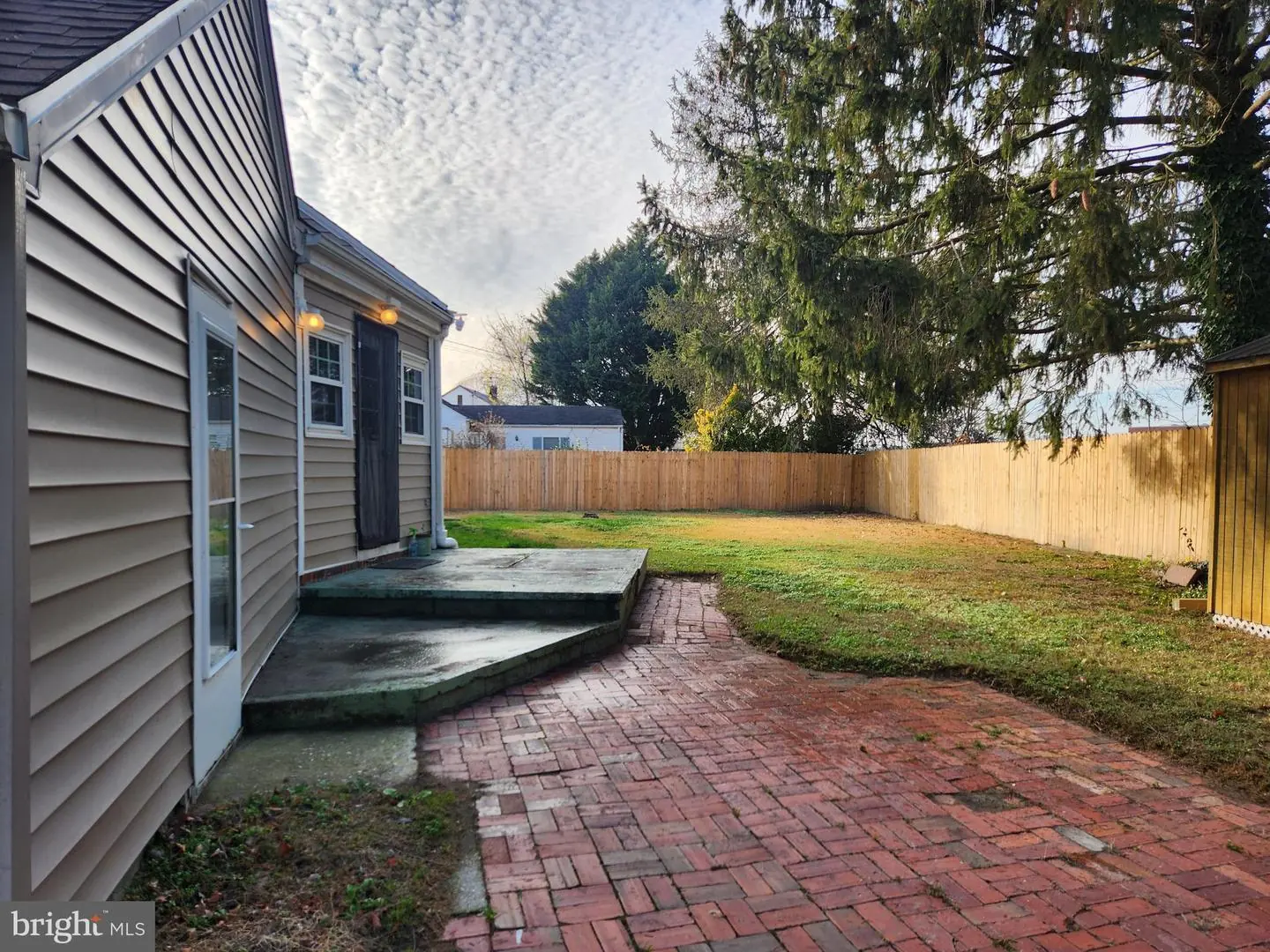 listing image