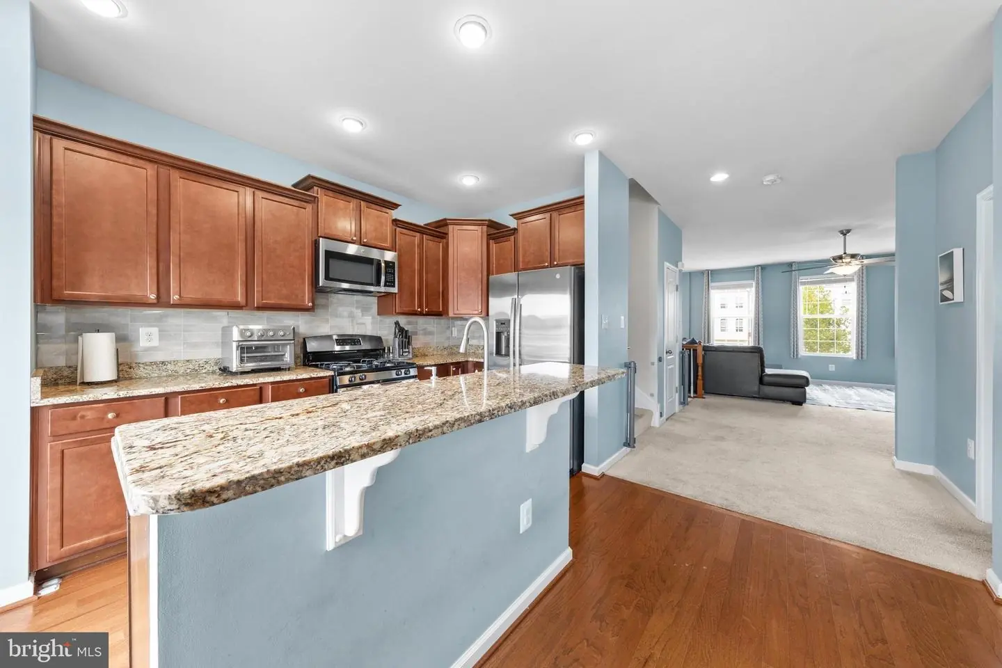 listing image