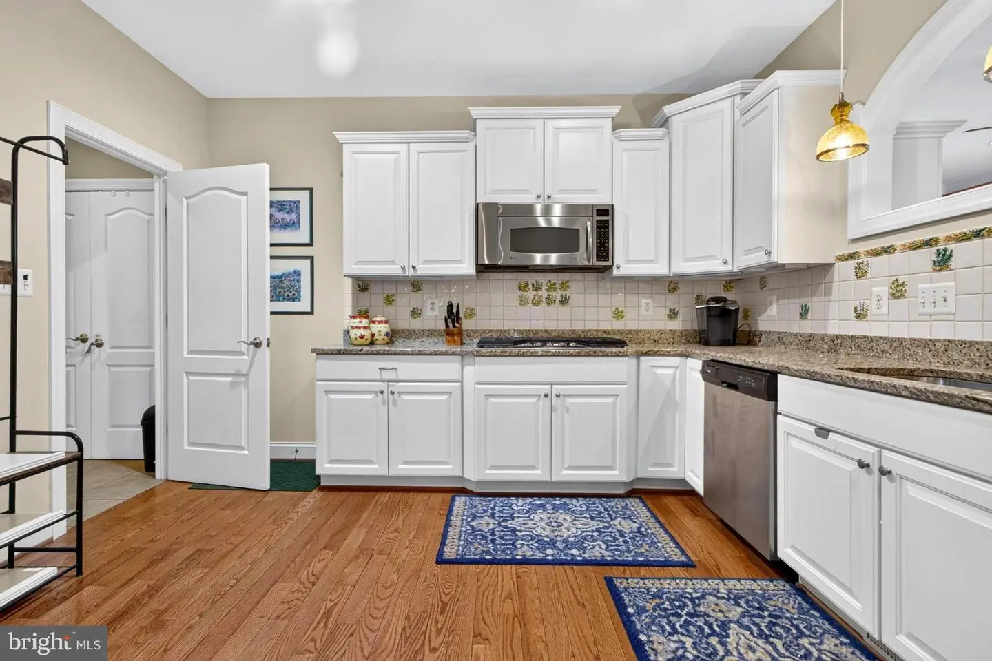 listing image