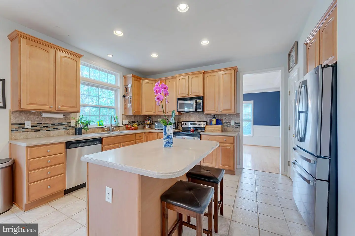 listing image